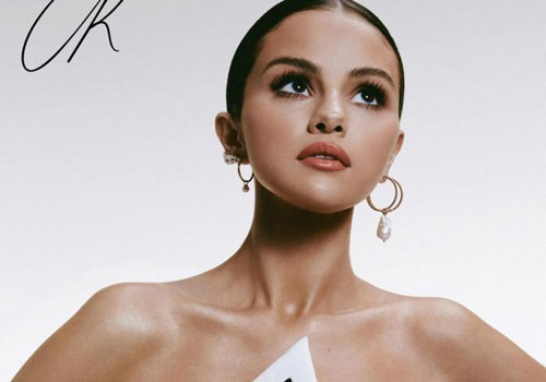 Selena Gomez mảnh khảnh và quyến rũ trên tạp chí thời trang