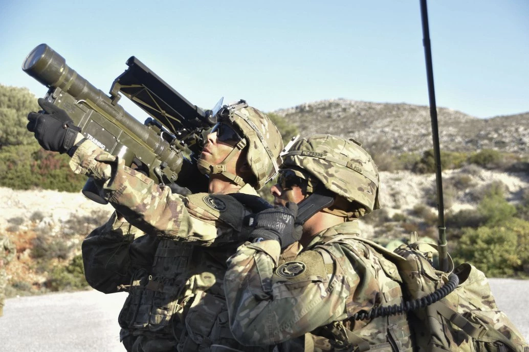 Hệ thống tên lửa phòng không vác vai FIM-92 Stinger do Mỹ sản xuất. Ảnh: Jane's Defense.