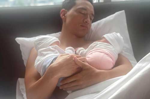 Hình ảnh đầu tiên về cặp song sinh của Hồ Ngọc Hà và Kim Lý gây ‘sốt’