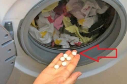 Bỏ 3 viên thuốc giảm đau vào máy giặt, bạn sẽ nhận được kết quả bất ngờ