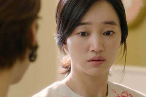 Nói xấu mẹ chồng khắp nơi vì bà bảo về ngoại ở cữ, tôi cứ tưởng bà ngại khổ, tiếc tiền cho tới 3 tháng sau mới ân hận