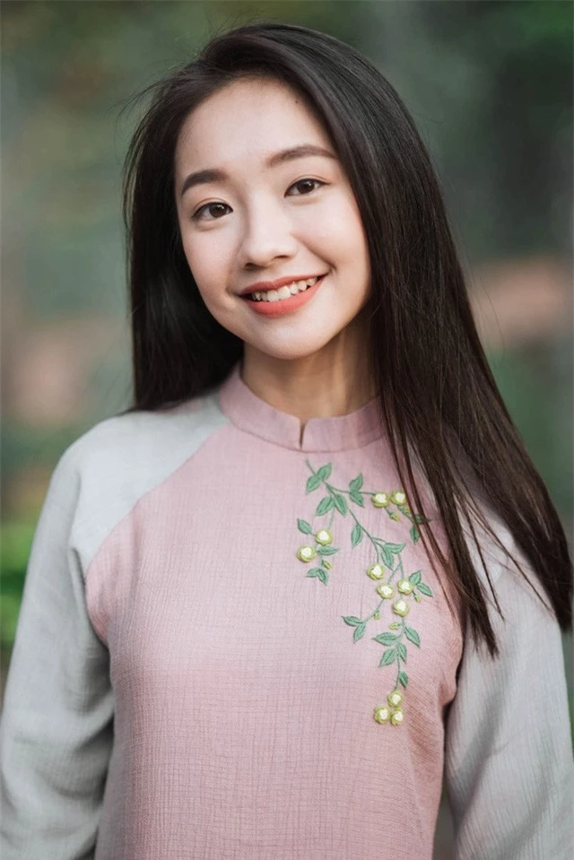Nhan sắc cô gái đóng vai người tình Dao Ánh của Trịnh Công Sơn - Ảnh 3.