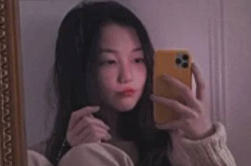 Con gái hở hàm ếch của Vương Phi xóa sạch trang cá nhân vì không thể chịu đựng được bạo lực mạng?