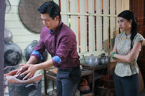 Đi làm về nhìn thấy đồ ăn chồng để phần cho, tôi hít thật sâu rồi hất tung nồi cơm và đón chờ cơn thịnh nộ của anh