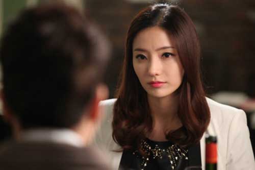 Con dâu mắng té tát khi mẹ chồng lấy phần đĩa xôi ở đám cỗ và cái kết