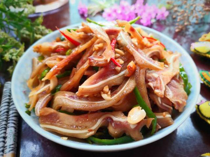 Cách làm món tai heo trộn giòn ngon khó cưỡng