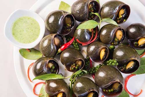 Cách làm món ốc bươu nướng tiêu xanh giòn dai, tròn vị