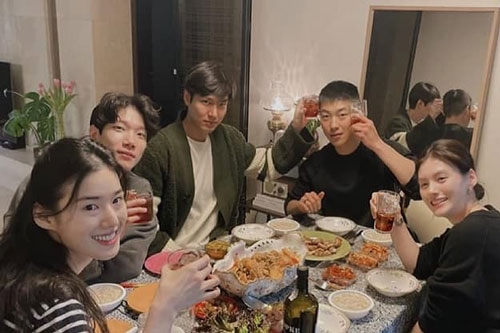 Lee Min Ho lộ mặt mộc, có xứng đáng với danh hiệu mỹ nam hàng đầu Hàn Quốc?