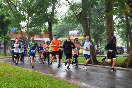 &#x201C;Ch&#x1EA1;y V&#xEC; ng&#x1B0;&#x1EDD;i m&#xEC;nh y&#xEA;u&#x201D; h&#x1B0;&#x1EDB;ng t&#x1EDB;i m&#x1ED9;t Vi&#x1EC7;t Nam kh&#x1ECF;e m&#x1EA1;nh