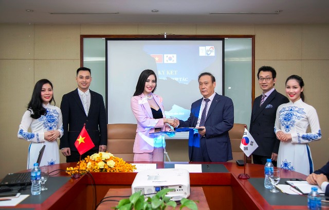 Á hậu doanh nhân Trần Bảo Linh: Vẻ đẹp trí thức và nhân hậu