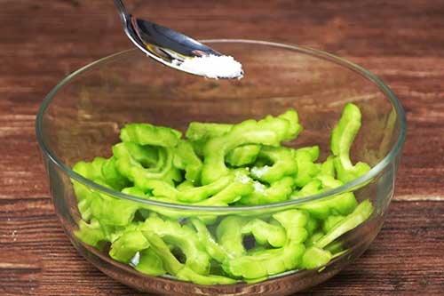 Mẹo khử vị đắng của mướp đắng cho món ăn đậm đà ngon miệng