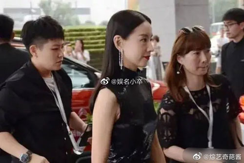 Hậu bê bối ngoại tình, Đổng Khiết lộ vẻ già nua ở tuổi 40