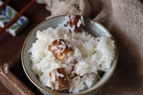 Cho thêm 4 thứ này vào cơm khi nấu càng ăn càng giảm cân lại trẻ lâu, sống thọ