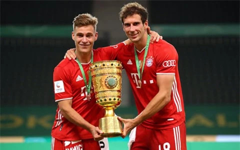 Cùng với Bayern Munich, Kimmich (trái) đã giành vô số danh hiệu