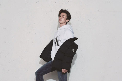 U40, Lee Dong Wook vẫn trẻ trung và phong độ