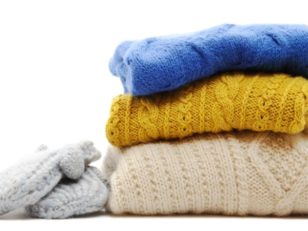 Ngược lại, ngâm áo len bị chảy giãn vào nước 70-80 độ C là mẹo vặt gia đình hữu hiệu