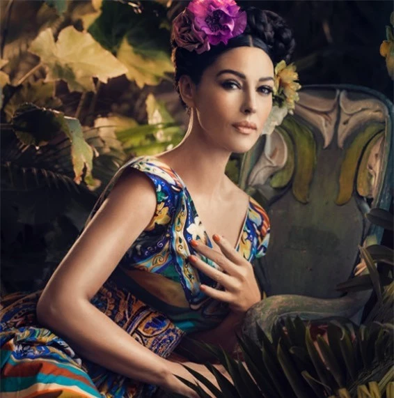 Minh tinh nước Ý Monica Bellucci U60 vẫn xứng danh 'bom gợi cảm' - ảnh 14