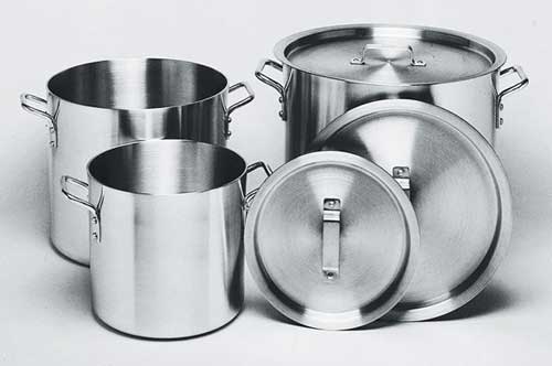 Nhiều mối nguy hại từ xoong nồi bằng inox kém chất lượng nhiều gia đình vẫn đang dùng