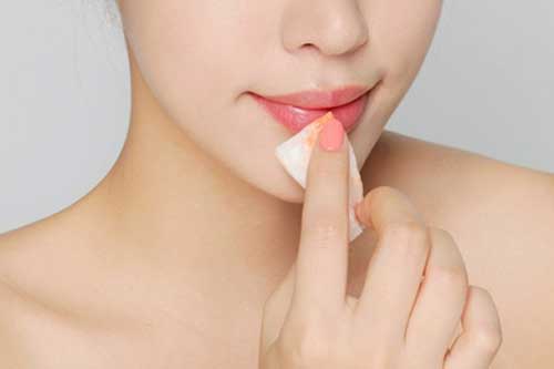 Những biện pháp chống nẻ môi mùa đông hiệu quả nhất