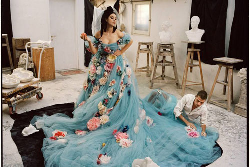 Minh tinh nước Ý Monica Bellucci U60 vẫn xứng danh 'bom gợi cảm'