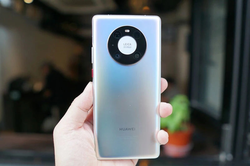 1. Huawei Mate 40 Pro (136 điểm).