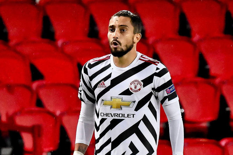 Alex Telles tái mắc COVID-19