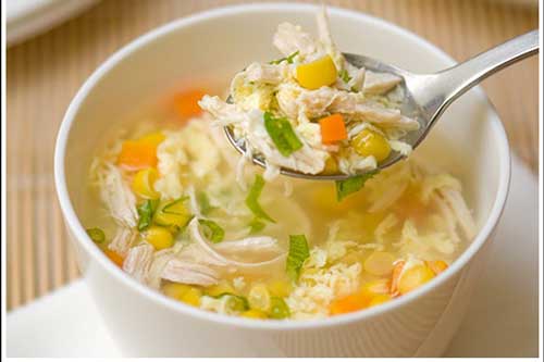 Súp gà ngô non bổ dưỡng, sánh mịn cho bữa tối nhẹ bụng