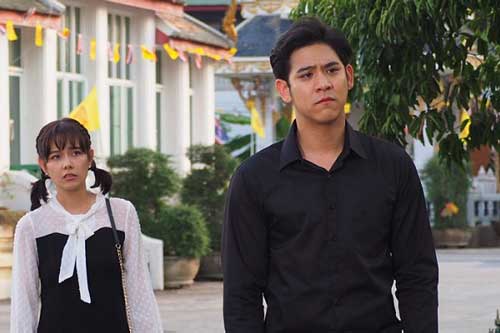 Đưa bạn gái đi ăn cùng công ty mà cô ấy cứ lấm lét nhìn họ, đến cuối bữa, một đồng nghiệp ghé tai hỏi một câu mà tôi giật mình