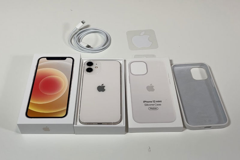 Mở hộp và trên tay iPhone 12 Mini, giá từ 21,99 triệu tại Việt Nam