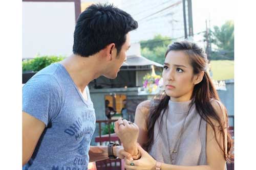 Vừa đăng ký kết hôn xong, chồng khoe căn hộ vừa mua thì vợ viết ngay đơn ly hôn