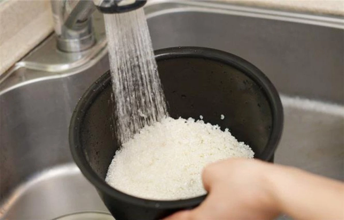 Vo gạo không cần quá kỹ (Ảnh minh họa internet)