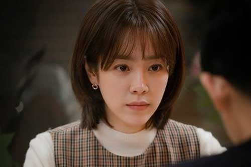 Chồng ngoại tình đòi bỏ vợ, song sau khi đọc tin nhắn vợ gửi nhầm cho bố mẹ chồng, anh ta lập tức hối hận và quỵ lụy cầu xin vợ tha thứ