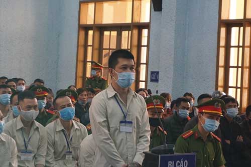 Gia Lai: Xét xử Hùng “sida” và 106 đồng phạm về tội đánh bạc