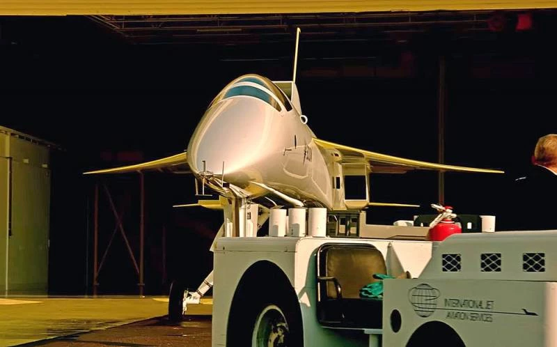 Mô hình máy bay chở khách siêu thanh XB-1 do Boom Supersonic phát triển. Ảnh: National Interest.