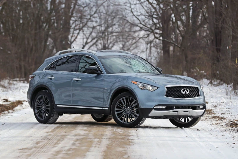 Infiniti QX70.