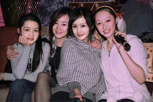 Ảnh Dương Mịch cùng sao 'Tân Hồng Lâu Mộng' 12 năm trước bất ngờ gây sốt: Nhan sắc trong veo, ăn đứt 'Lâm Đại Ngọc'