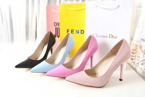 Tìm hiểu lịch sử hài hước của giày cao gót ngày nay