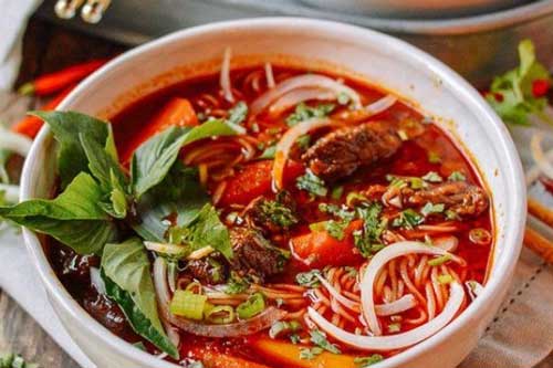 Bí quyết làm phở bò sốt vang ngon đậm đà