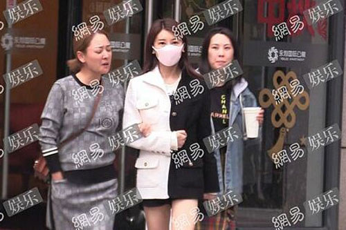 Cam Vy mạnh tay sắm sửa dù chồng trốn nợ