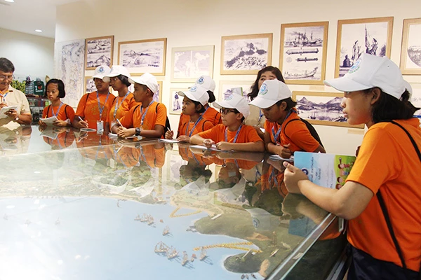 Các em học sinh các cấp tham quan, học hỏi và trải nghiệm tại Bảo tàng Đà Nẵng 
