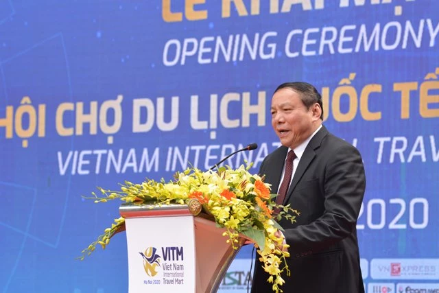 Thứ trưởng Bộ VHTTDL Nguyễn Văn Hùng 