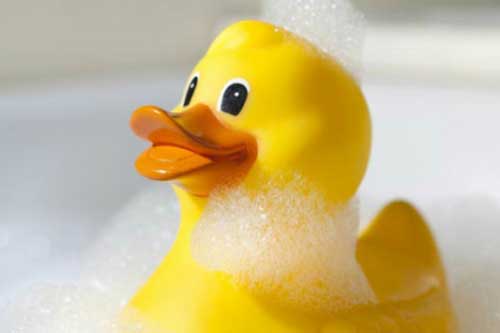 Cách vệ sinh đồ chơi cho con vừa sạch, vừa an toàn