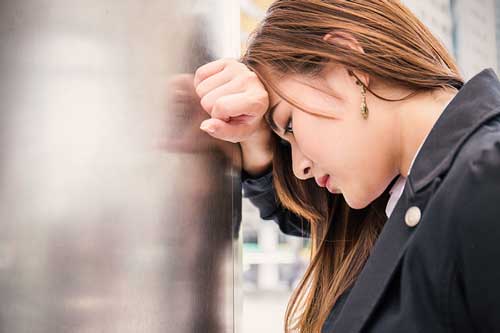 Chồng đi công tác 2 tháng về, tôi phát hiện trên bụng anh có một vết sẹo lạ lùng, để rồi phải sốc khi khám phá ra bí mật không tưởng đằng sau