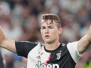 Juventus cân nhắc bán De Ligt