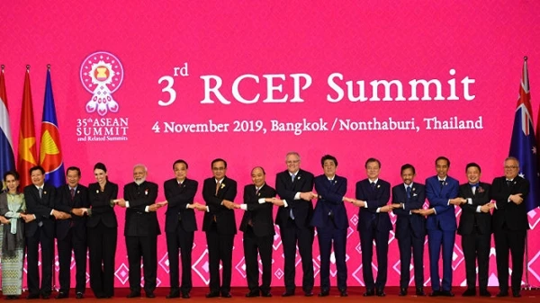 Một số chuyên gia nhận định, RCEP có thể là dấu mốc lịch sử, kỳ vọng có thể mở ra cơ hội phát triển mới cho một châu Á đang trỗi dậy mạnh mẽ trong thế kỷ 21.