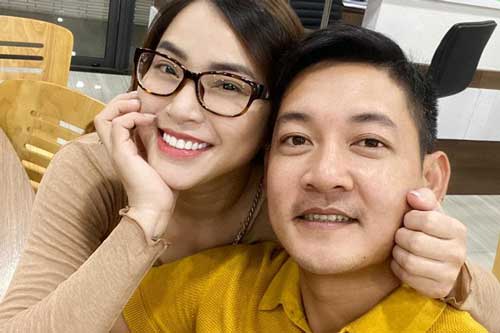 Hải Băng được ông xã Thành Đạt cưng chiều, tổ chức sinh nhật sớm ấm cúng bên bạn bè