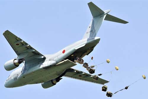 Không quân Nhật Bản nhận máy bay trinh sát Kawasaki RC-2 đầu tiên