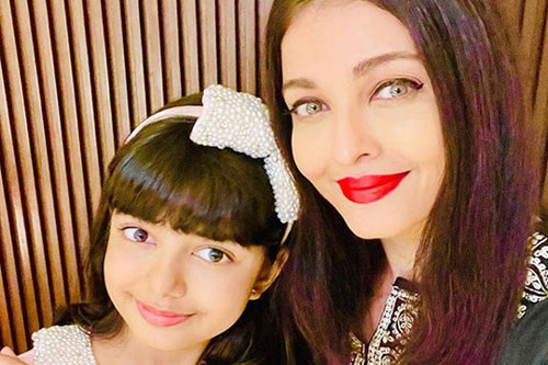 'Hoa hậu đẹp nhất thế giới' mừng con gái 9 tuổi