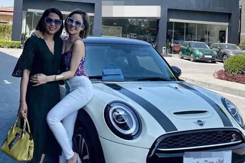 Hot girl Trâm Anh tậu xe tiền tỉ, hé lộ 'nhà tài trợ kim cương'
