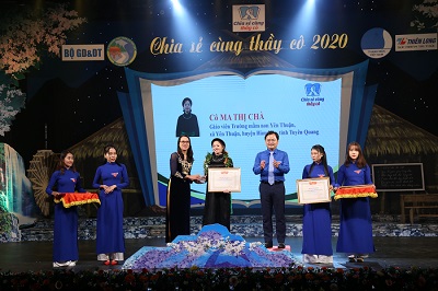 Tuyên dương 63 thầy, cô giáo người dân tộc thiểu số